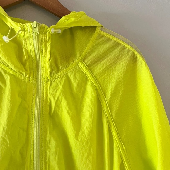 Zella Fresh Air Hooded Light Weight Nylon Jacket, Green Blaze, Medium - Picture 4 of 7